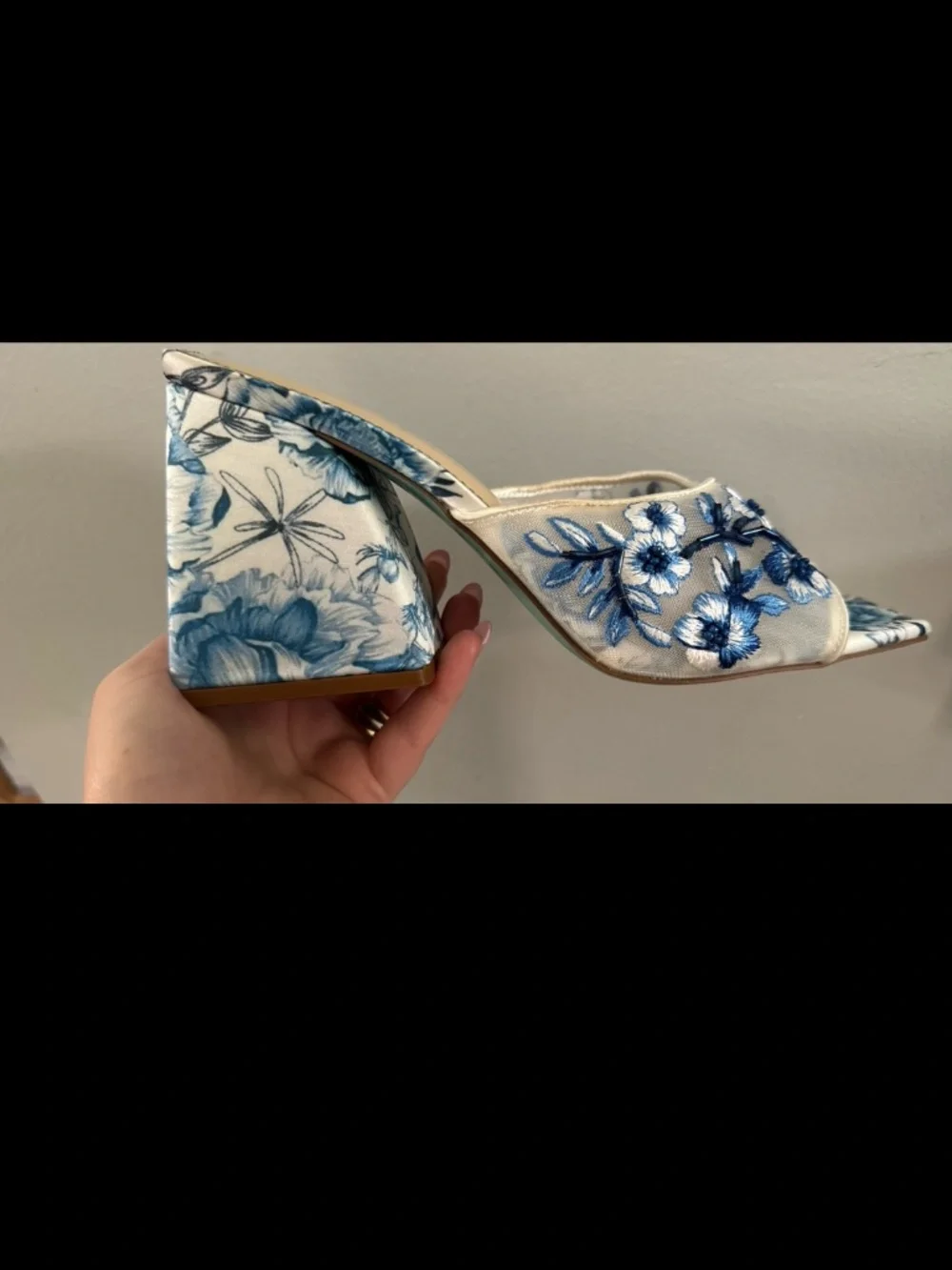 Betsey Johnson Blue floral Mules